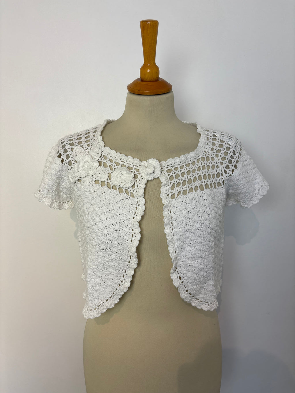 Handmade sparky white crochet flower-pattern bolero