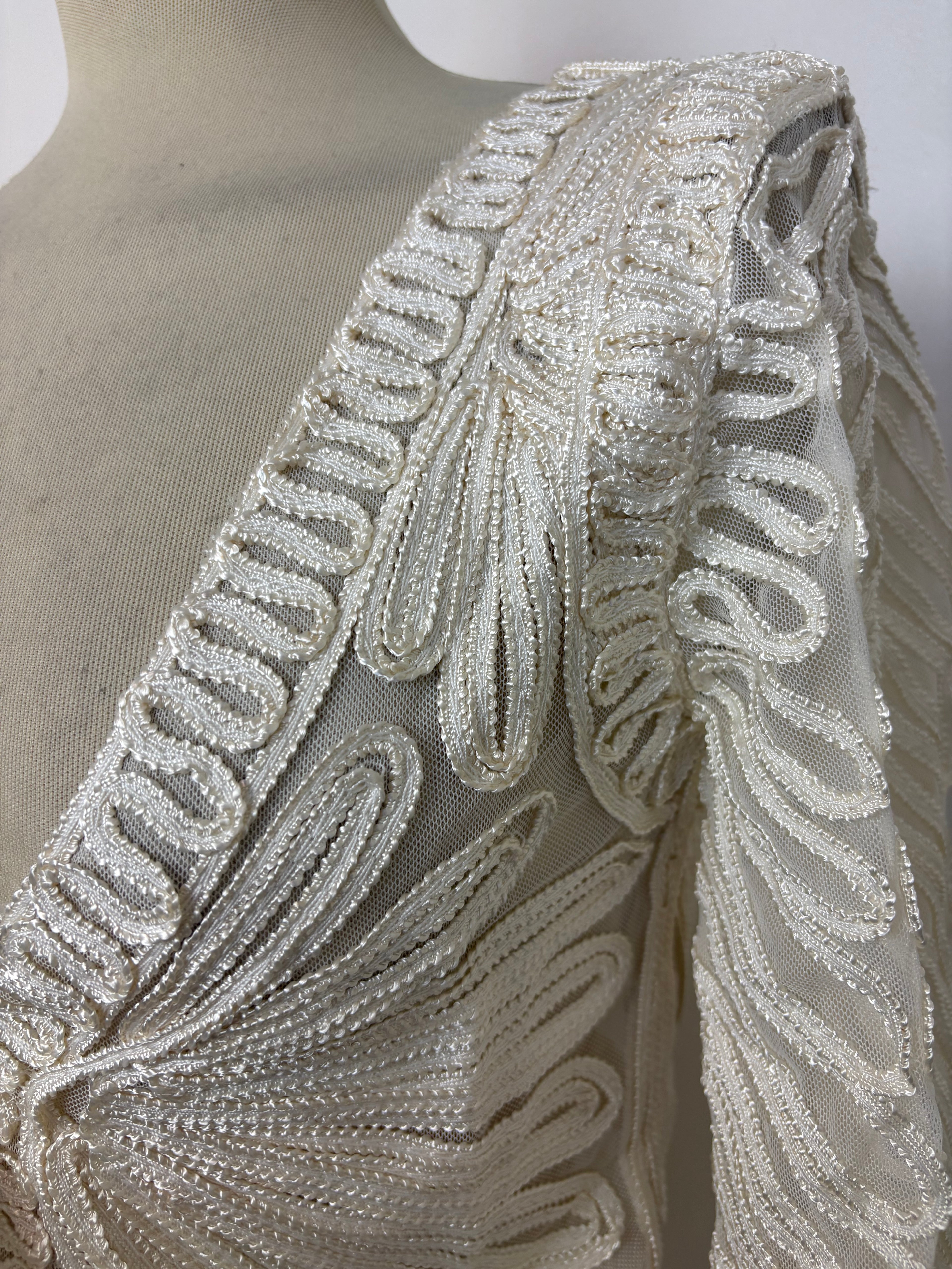 Ivory mesh cornelli-patterned tie-up bolero