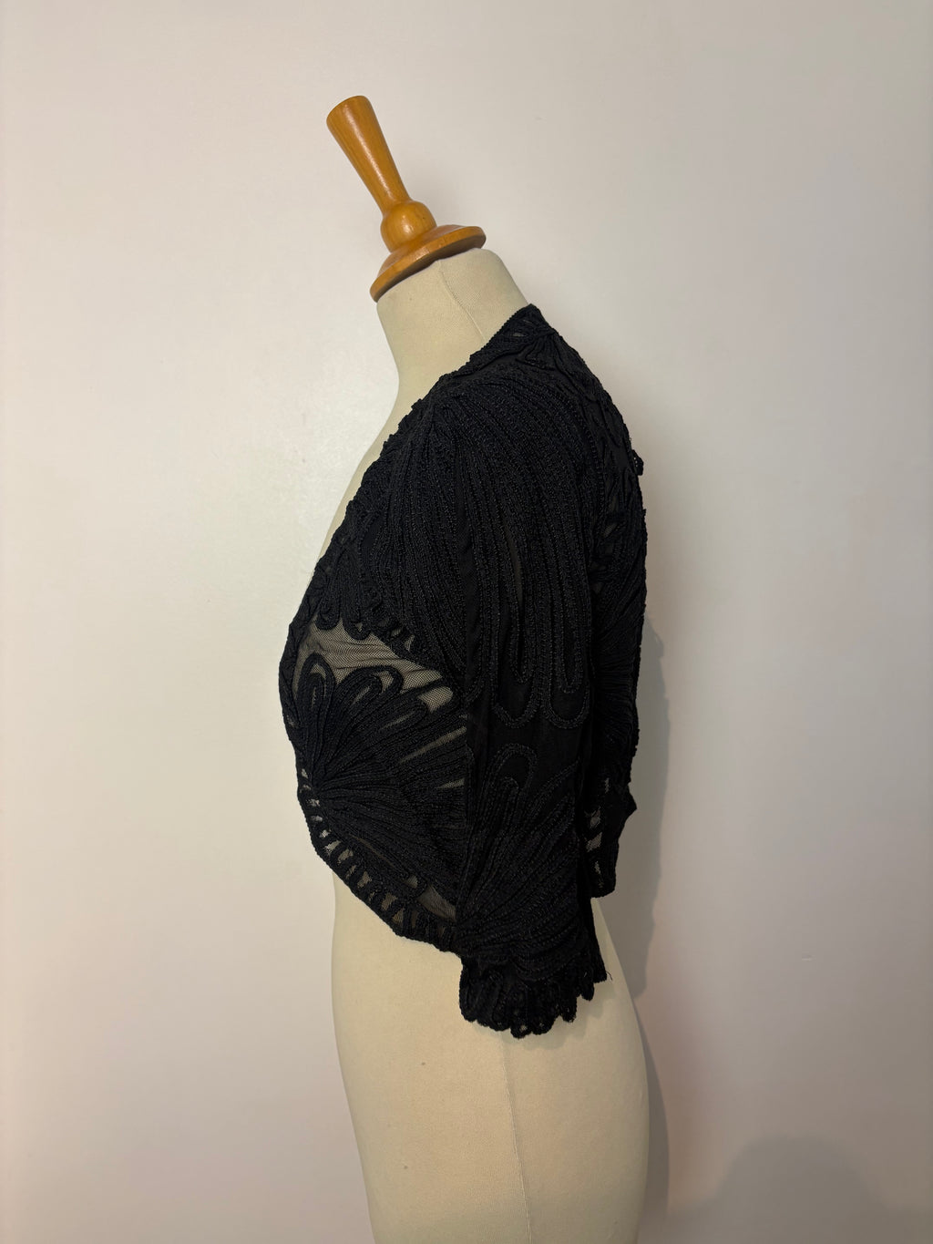Black mesh Cornelli patterned bolero