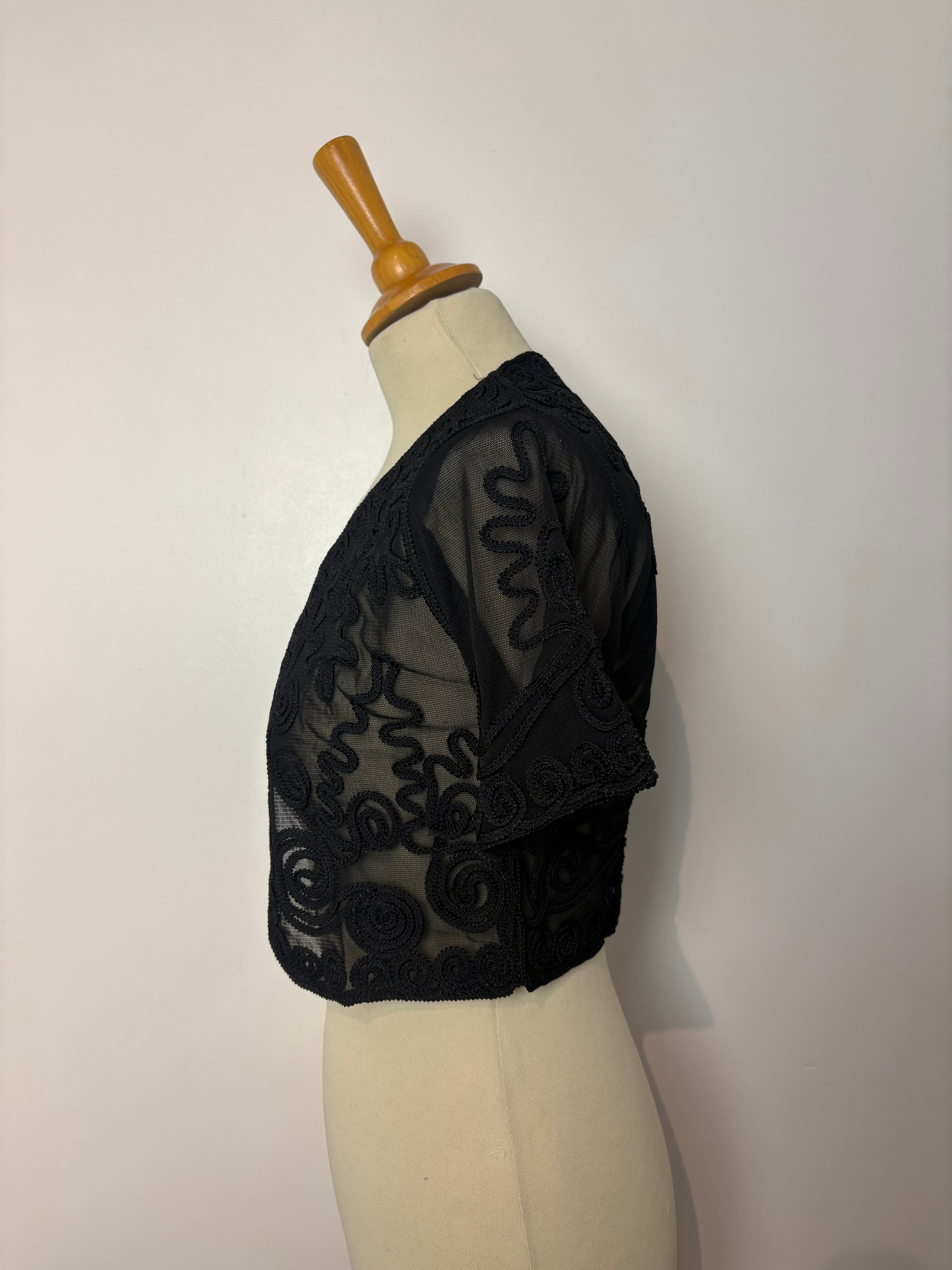 Black mesh cornelli pattern short-sleeve bolero