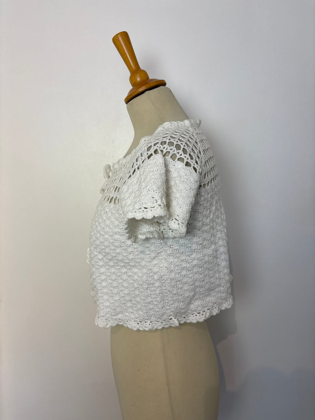Handmade sparky white crochet flower-pattern bolero
