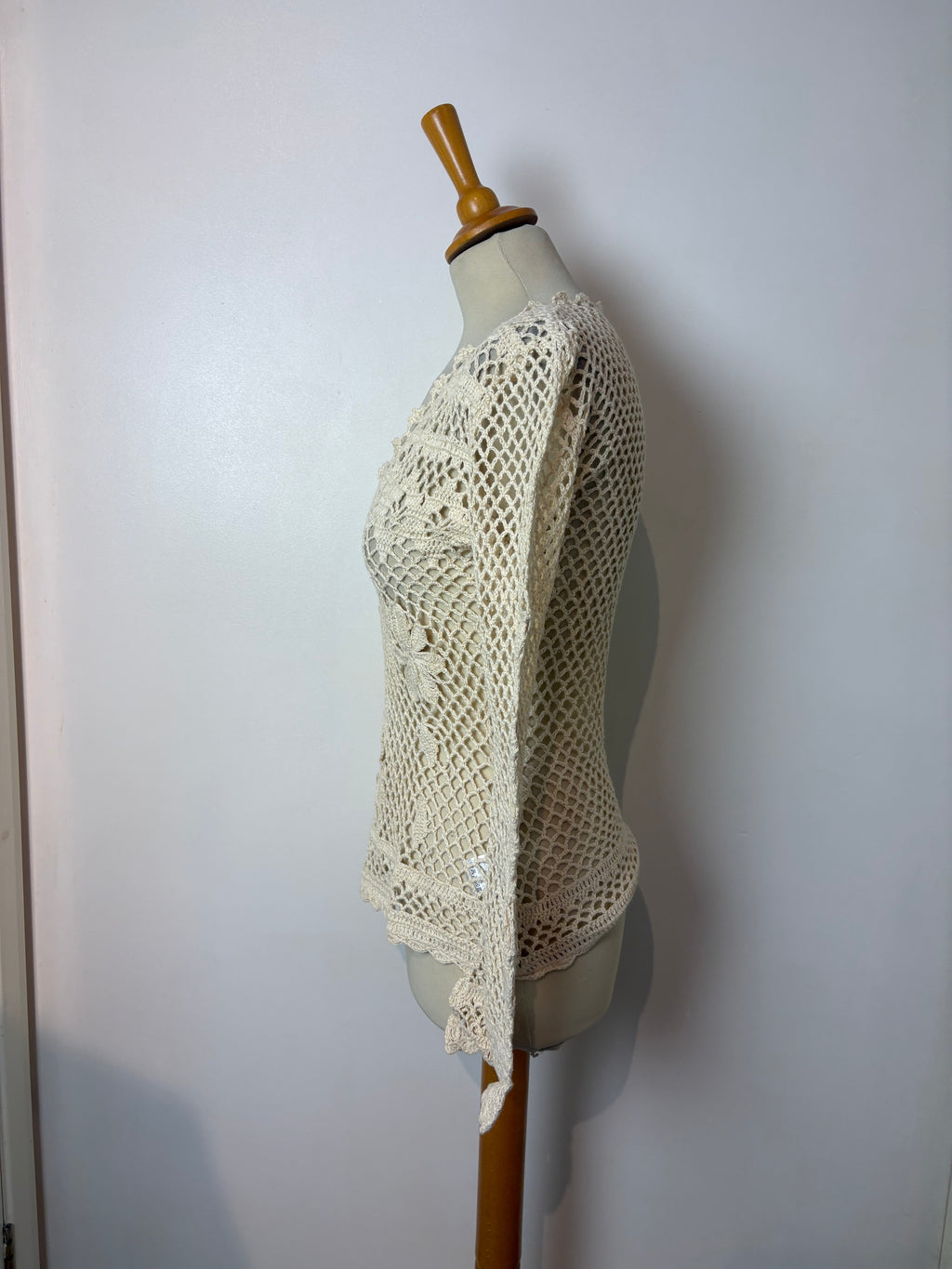 Handmade cream crochet flower patterned long-sleeve top