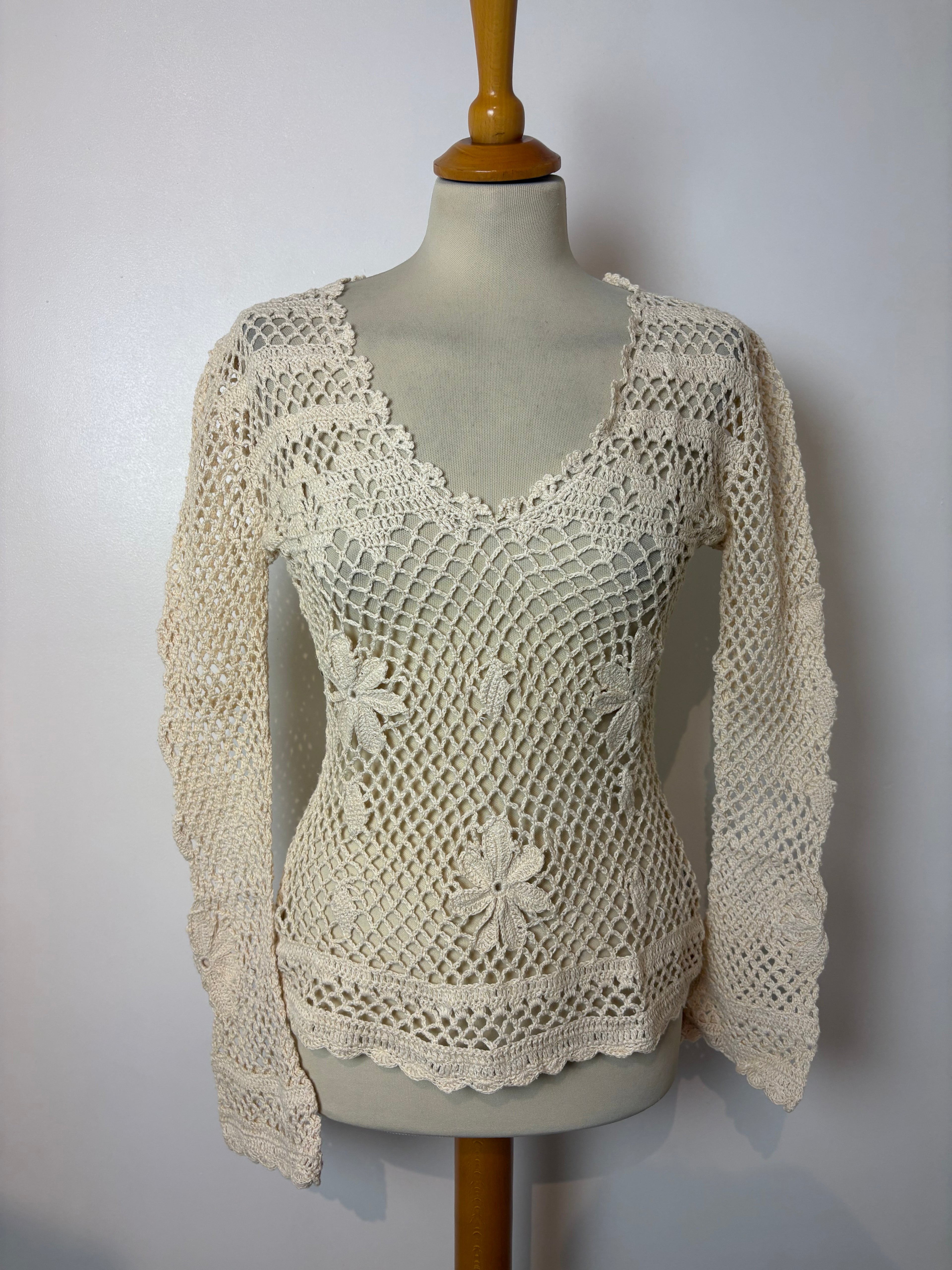 Handmade cream crochet flower patterned long-sleeve top